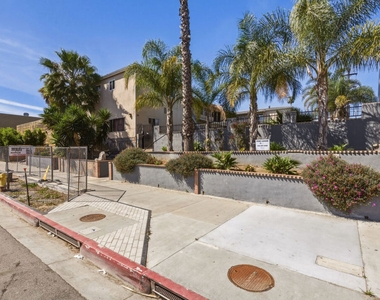 5117 Crenshaw Boulevard - Photo Thumbnail 1