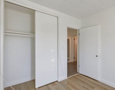 5117 Crenshaw Boulevard - Photo Thumbnail 15