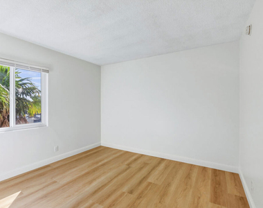 5117 Crenshaw Boulevard - Photo Thumbnail 16
