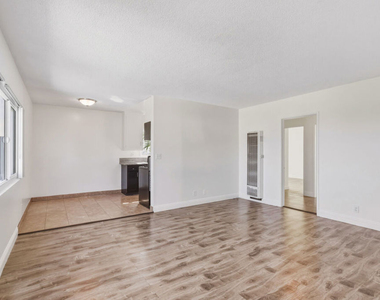 5117 Crenshaw Boulevard - Photo Thumbnail 6