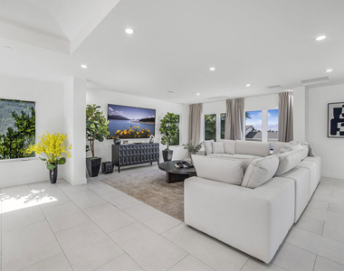 18202 Rancho Street - Photo Thumbnail 4