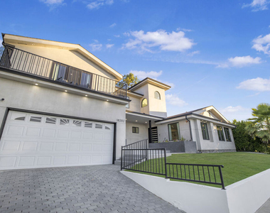 18202 Rancho Street - Photo Thumbnail 6