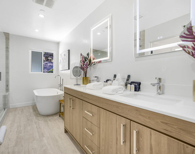 18202 Rancho Street - Photo Thumbnail 24