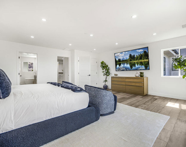 18202 Rancho Street - Photo Thumbnail 23