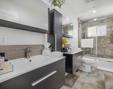 18202 Rancho Street - Photo Thumbnail 28