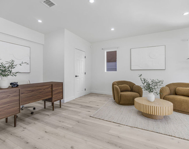 18202 Rancho Street - Photo Thumbnail 10