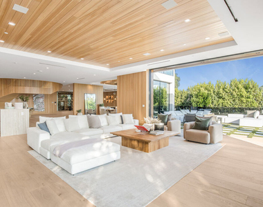 1033 Somera Road - Photo Thumbnail 13