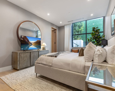 1033 Somera Road - Photo Thumbnail 54