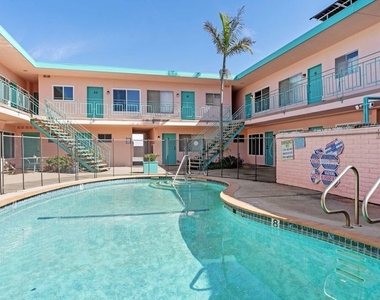 7825 W Manchester Avenue - Photo Thumbnail 10