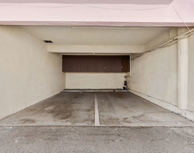 7825 W Manchester Avenue - Photo Thumbnail 11
