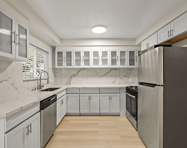 7825 W Manchester Avenue - Photo Thumbnail 3