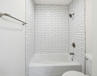 4810 S La Brea Avenue - Photo Thumbnail 15