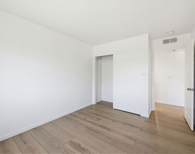 4810 S La Brea Avenue - Photo Thumbnail 13