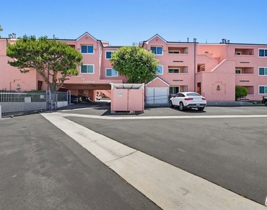 4810 S La Brea Avenue - Photo Thumbnail 21