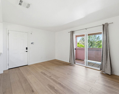 4810 S La Brea Avenue - Photo Thumbnail 5