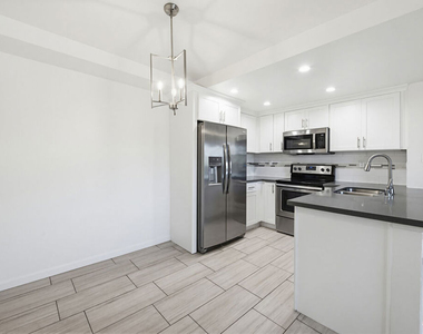 4810 S La Brea Avenue - Photo Thumbnail 8