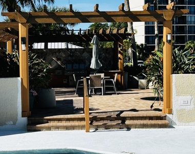 108 Lakeshore Drive - Photo Thumbnail 5