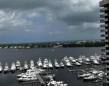 108 Lakeshore Drive - Photo Thumbnail 3