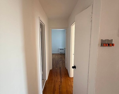 Randall Avenue - Photo Thumbnail 6