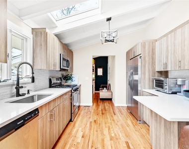 58 N Howells Point Road - Photo Thumbnail 4