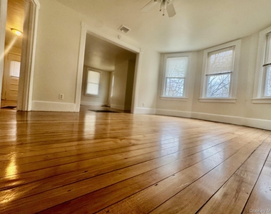 82 State Street - Photo Thumbnail 6