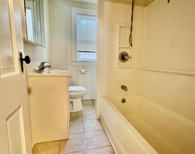 82 State Street - Photo Thumbnail 9