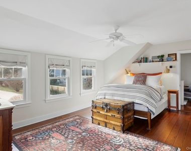 393 Hill Street - Photo Thumbnail 5