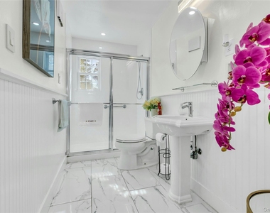 35 Grant Boulevard - Photo Thumbnail 11