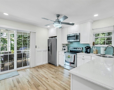 35 Grant Boulevard - Photo Thumbnail 8