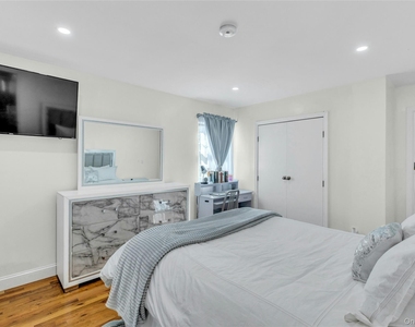 35 Grant Boulevard - Photo Thumbnail 13