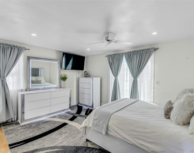 35 Grant Boulevard - Photo Thumbnail 17