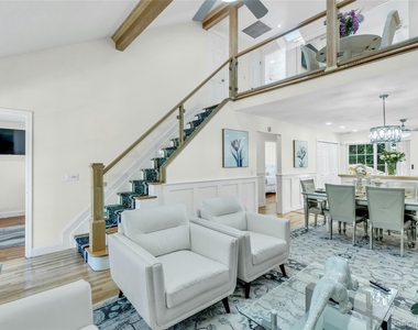 35 Grant Boulevard - Photo Thumbnail 6