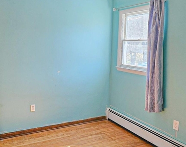 225 Monhagen Avenue - Photo Thumbnail 7
