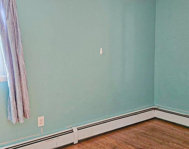 225 Monhagen Avenue - Photo Thumbnail 6