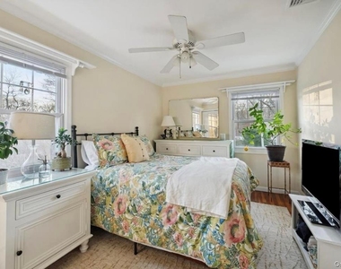23 N Westbury Road - Photo Thumbnail 10