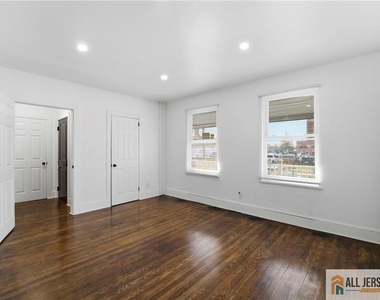 29 Grant Street - Photo Thumbnail 5