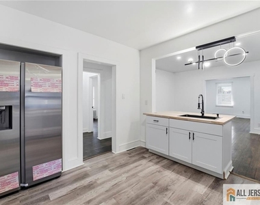 29 Grant Street - Photo Thumbnail 9