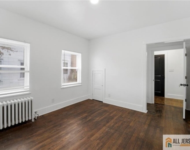 29 Grant Street - Photo Thumbnail 7