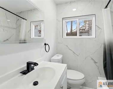 29 Grant Street - Photo Thumbnail 13