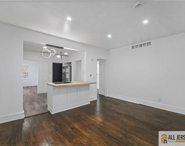 29 Grant Street - Photo Thumbnail 3