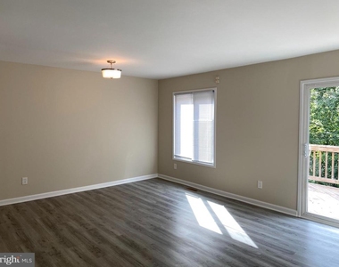 2804 Cambridge Drive - Photo Thumbnail 6