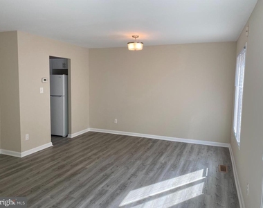 2804 Cambridge Drive - Photo Thumbnail 7