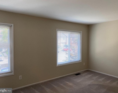 2804 Cambridge Drive - Photo Thumbnail 14