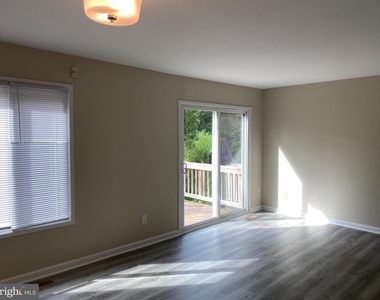 2804 Cambridge Drive - Photo Thumbnail 5