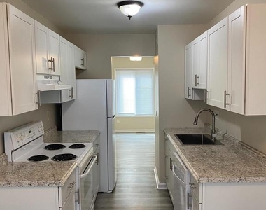 2804 Cambridge Drive - Photo Thumbnail 2