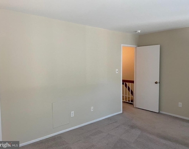 2804 Cambridge Drive - Photo Thumbnail 15