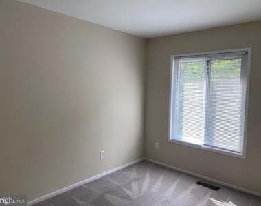 2804 Cambridge Drive - Photo Thumbnail 17