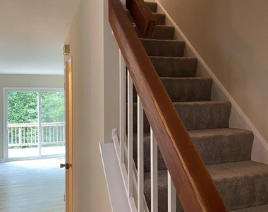 2804 Cambridge Drive - Photo Thumbnail 9