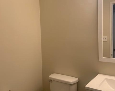 2804 Cambridge Drive - Photo Thumbnail 8
