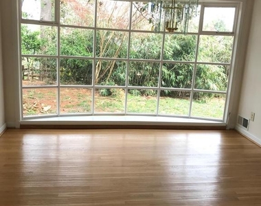 6218 Nelway Drive - Photo Thumbnail 13
